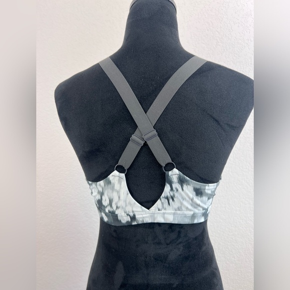 Offline By Aerie Shine Strappy Black in Grey/white Sports Bra Size M - Picture 5 of 10
